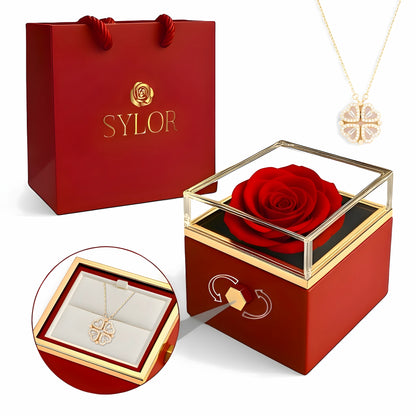 Caja de Rosa Eterna |  Rosa Real y Collar Trébol de Corazónes