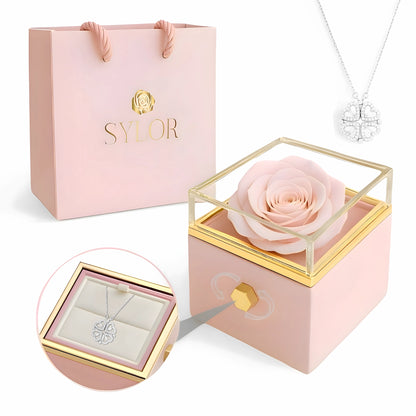 Caja de Rosa Eterna |  Rosa Real y Collar Trébol de Corazónes